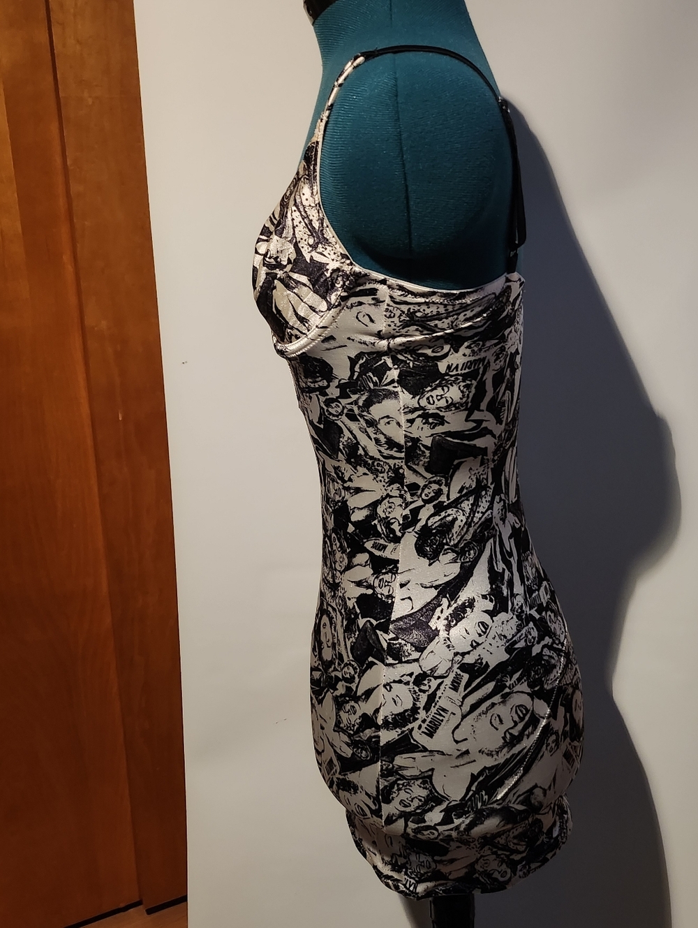 Used Black And White Marilyn Monroe Shapewear - Picture 7 of 12